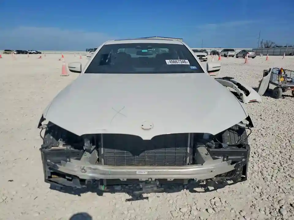 WBAJR3C04LWW75517 2020 BMW 5 SERIES-4