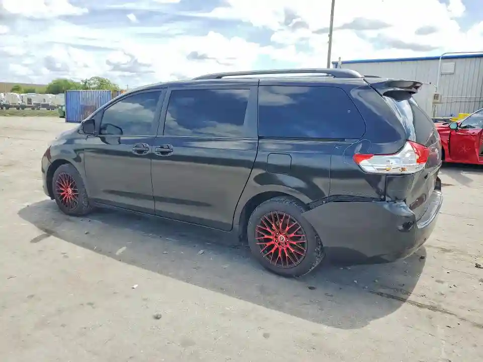 5TDKK3DC1DS347655 2013 TOYOTA SIENNA-1