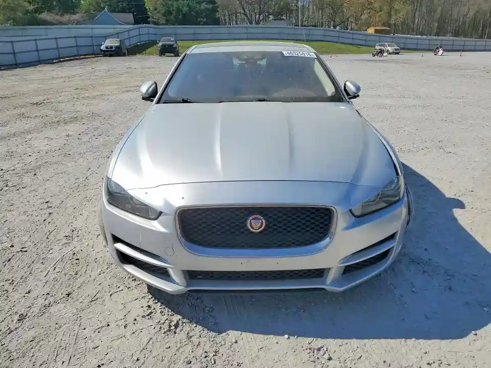 SAJAS4FX4JCP20235 2018 JAGUAR XE-4