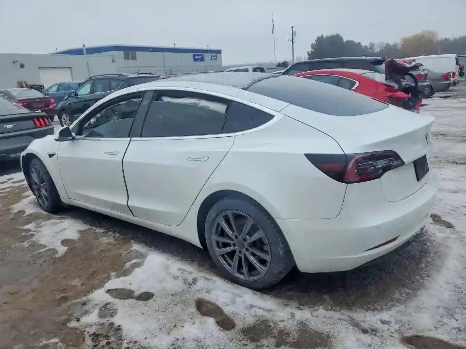 5YJ3E1EB8NF255356 2022 TESLA MODEL 3-1