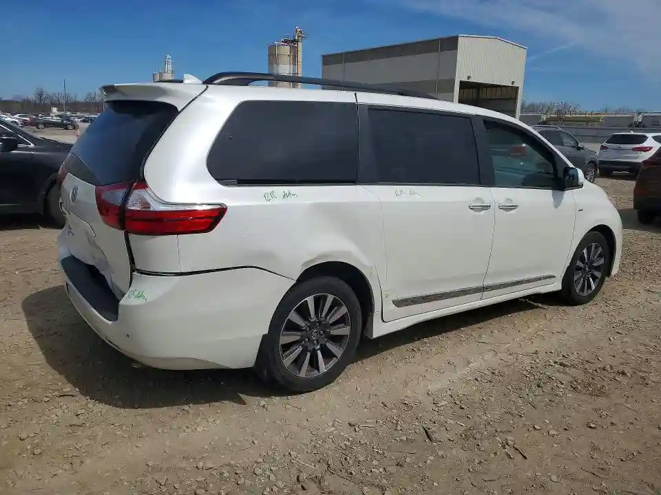 5TDDZ3DCXJS193625 2018 TOYOTA SIENNA-2