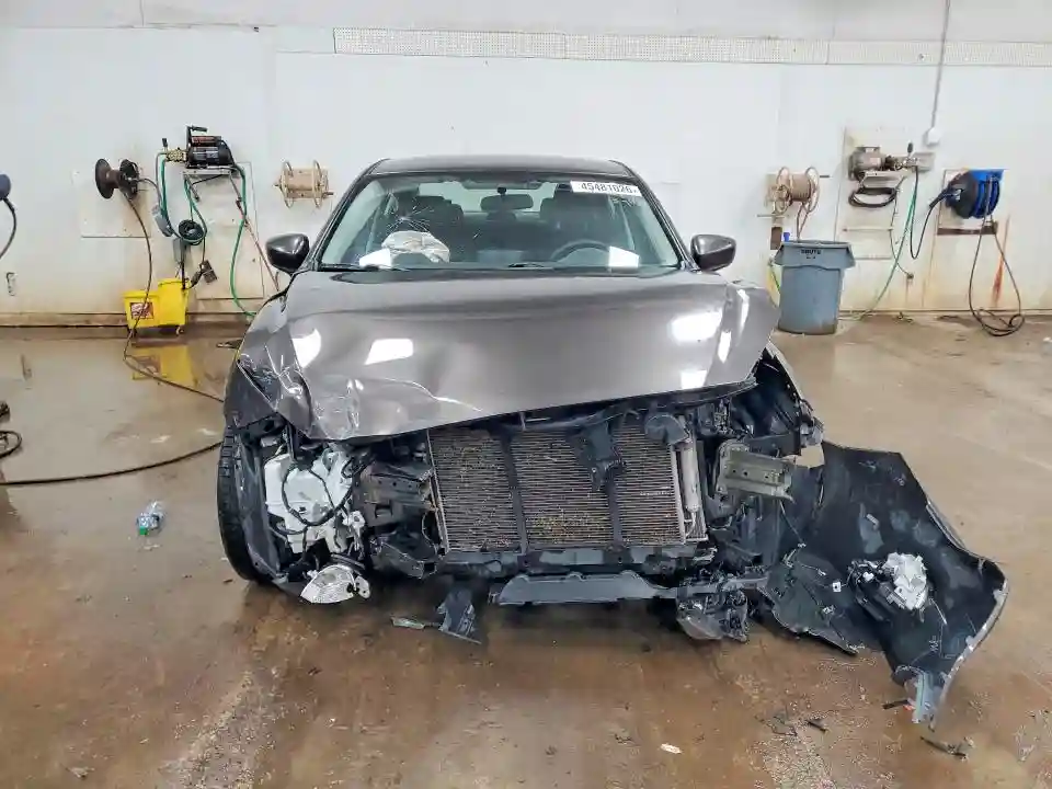 3MZBM1T79GM325536 2016 MAZDA 3-4