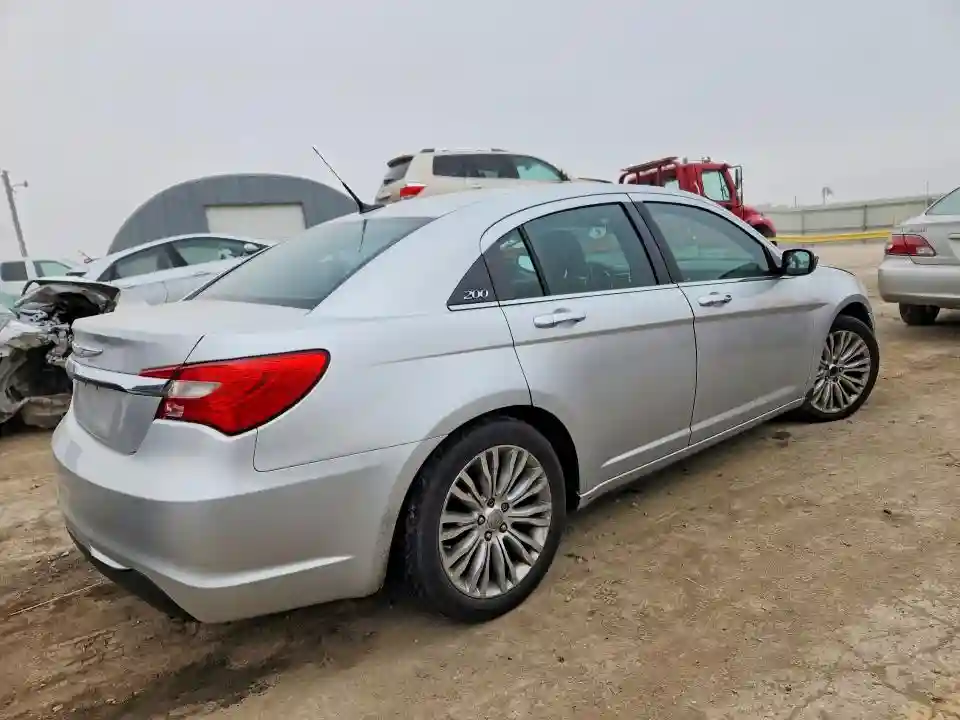 1C3BC2FB0BN500531 2011 CHRYSLER 200-2