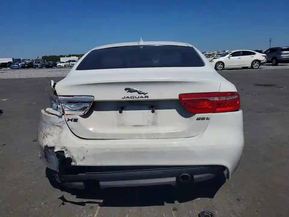 SAJAR4FX3JCP23767 2018 JAGUAR XE-5