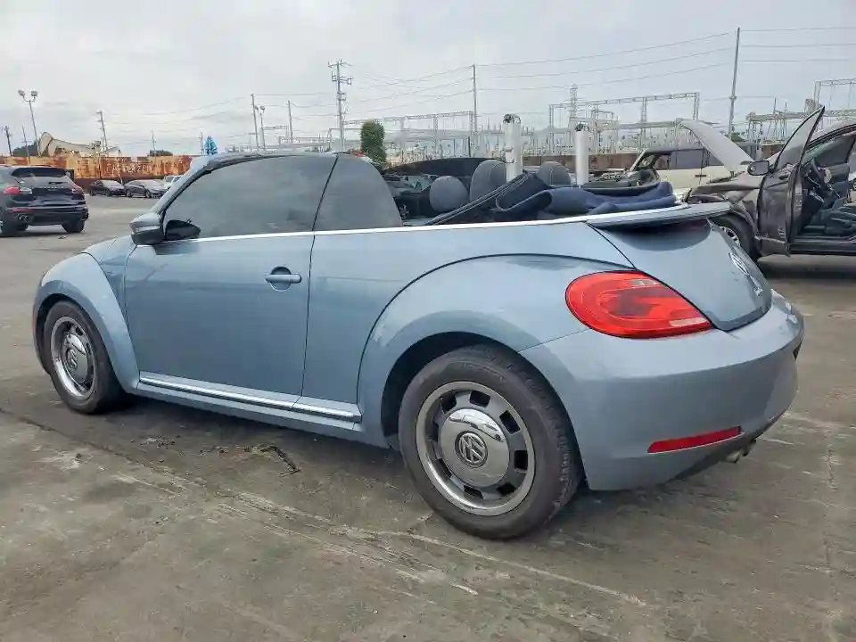 3VW507AT0GM811762 2016 VOLKSWAGEN BEETLE-1
