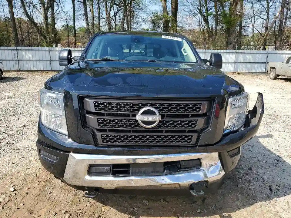 1N6AA1FB9PN106084 2023 NISSAN TITAN-4