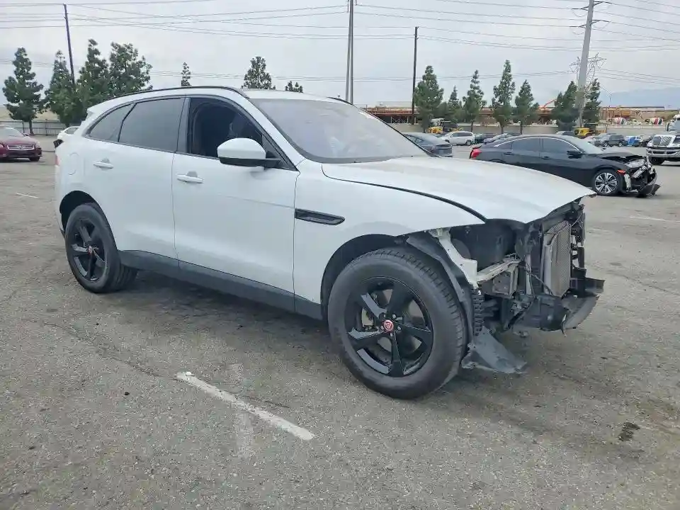 SADCK2EV3JA243874 2018 JAGUAR F-PACE-3