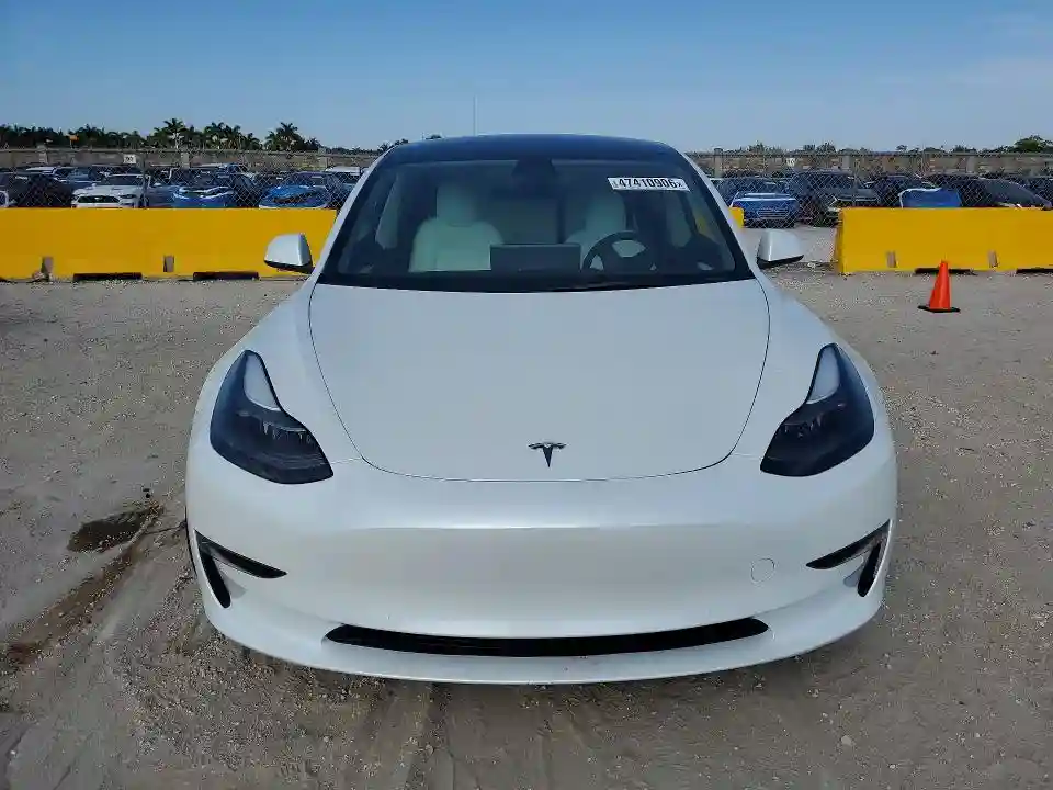 5YJ3E1EBXNF266844 2022 TESLA MODEL 3-4