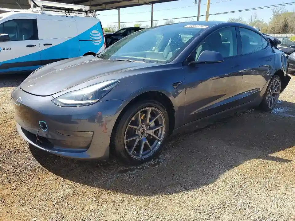 5YJ3E1EB8PF415738 2023 TESLA MODEL 3-0