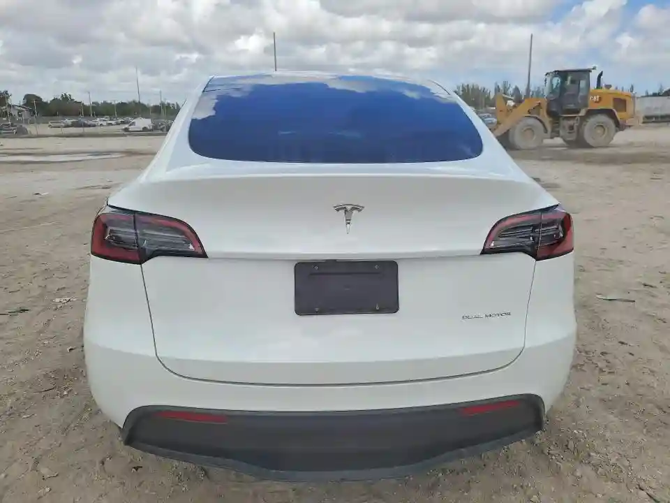 7SAYGAEEXSF249440 2025 TESLA MODEL Y-5