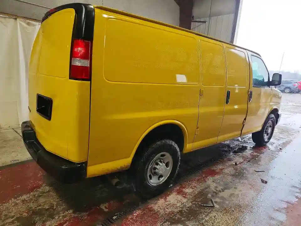 1GCWGAFP8P1107446 2023 CHEVROLET EXPRESS-2