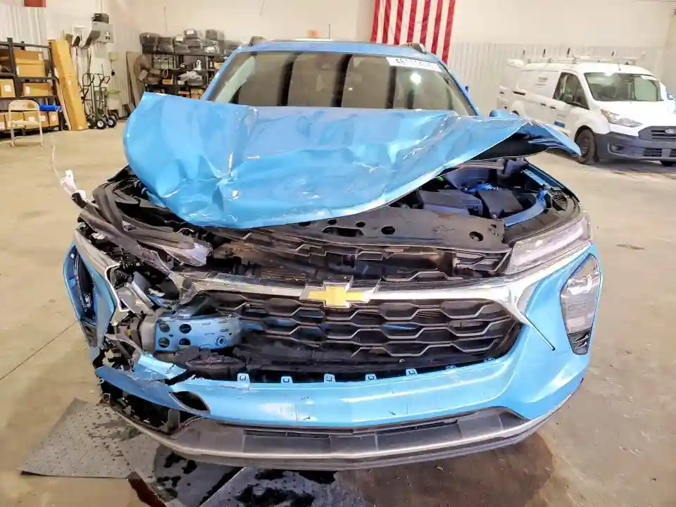KL77LHEP1SC171090 2025 CHEVROLET TRAX-4