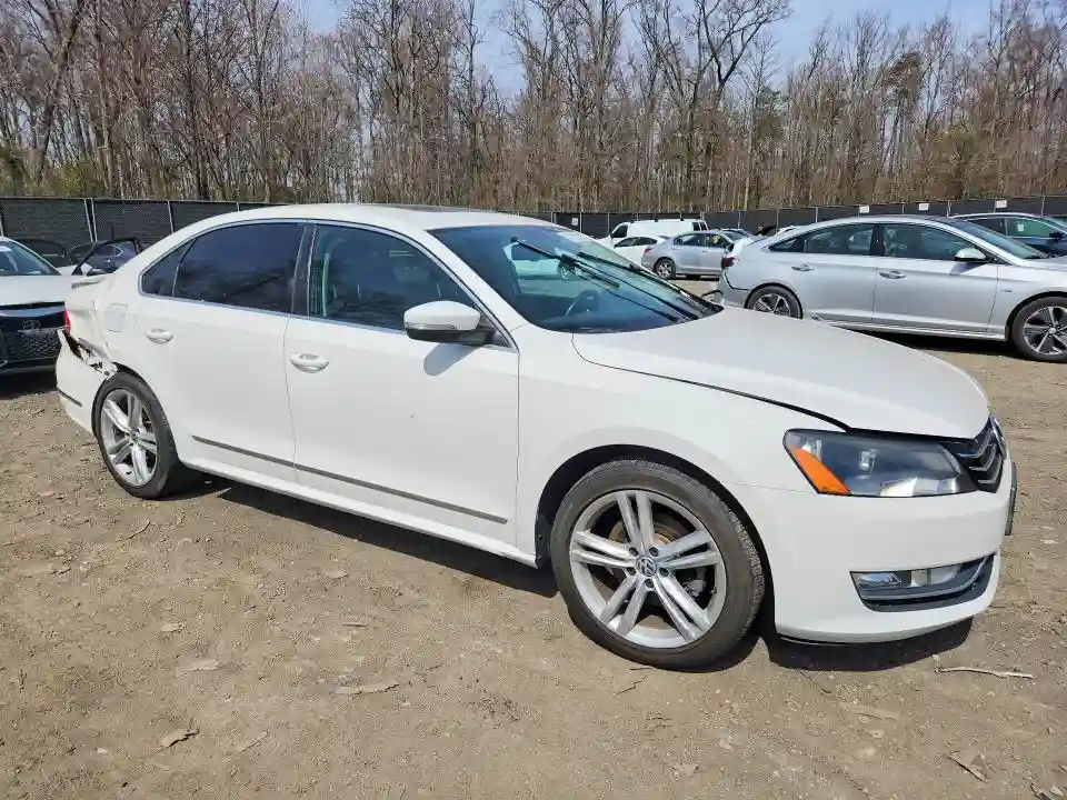 1VWCV7A35FC071862 2015 VOLKSWAGEN PASSAT-3