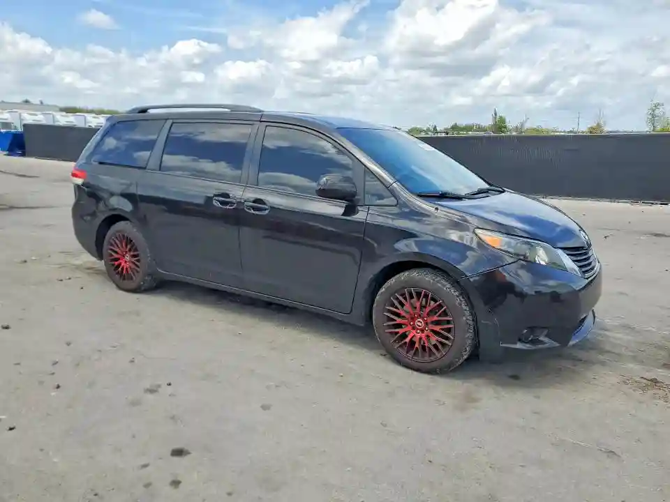 5TDKK3DC1DS347655 2013 TOYOTA SIENNA-3