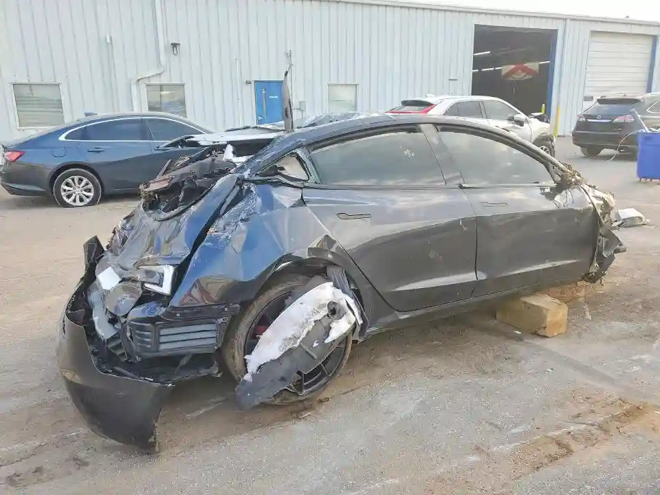 5YJ3E1ET9RF881948 2024 TESLA MODEL 3-2