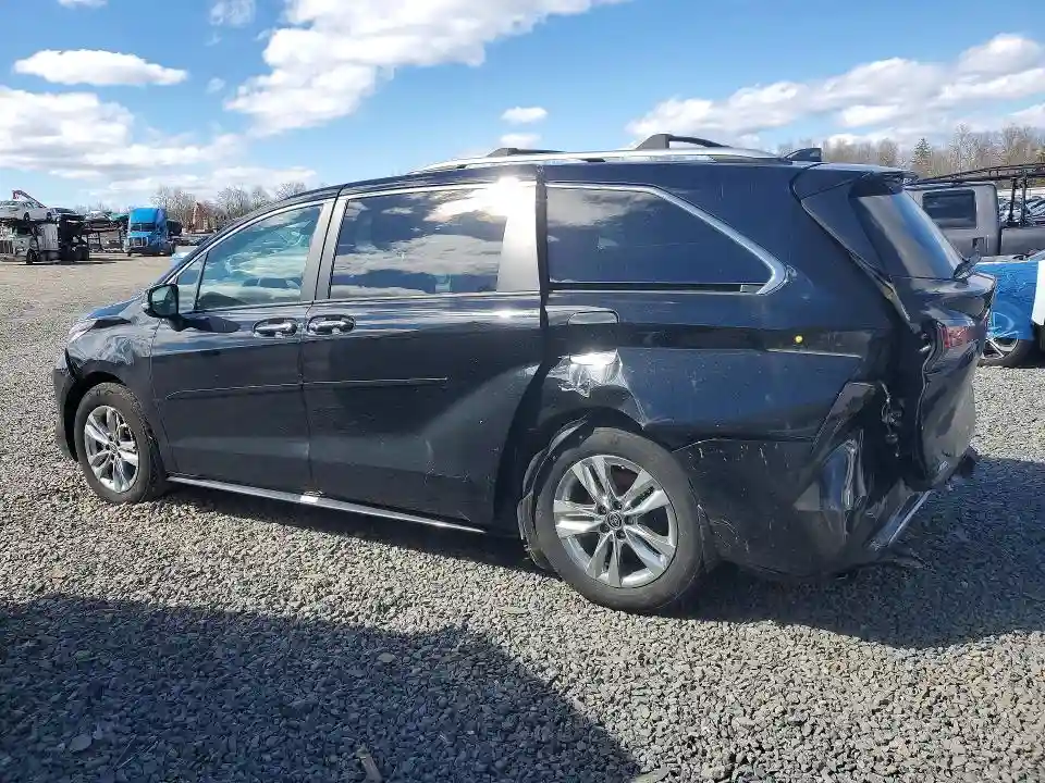 5TDZSKFC5NS064814 2022 TOYOTA SIENNA-1