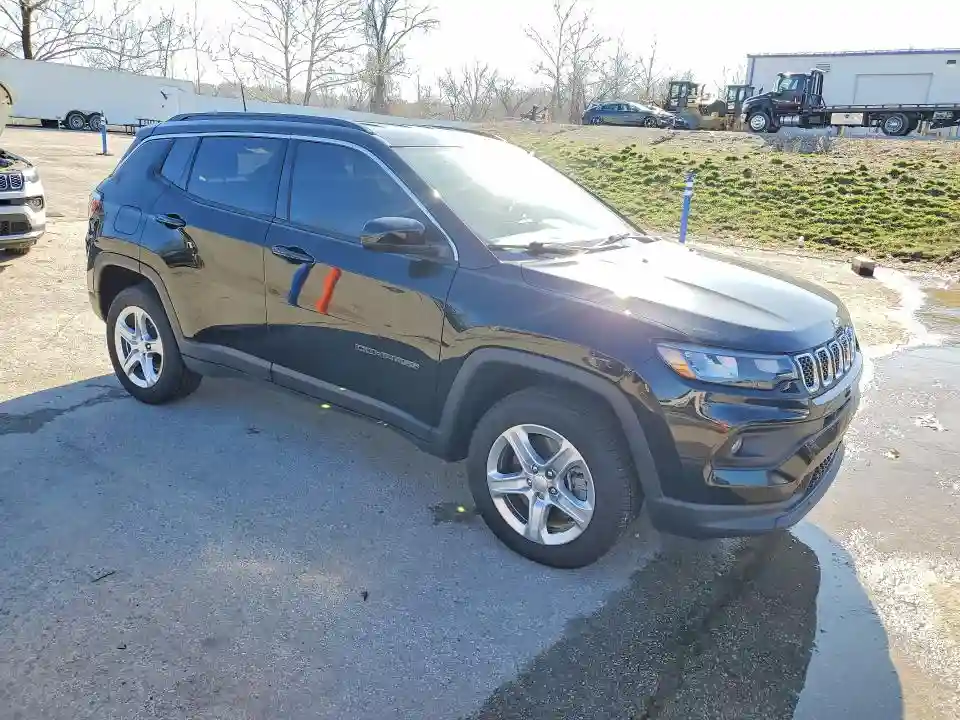 3C4NJDBN6PT500874 2023 JEEP COMPASS-3