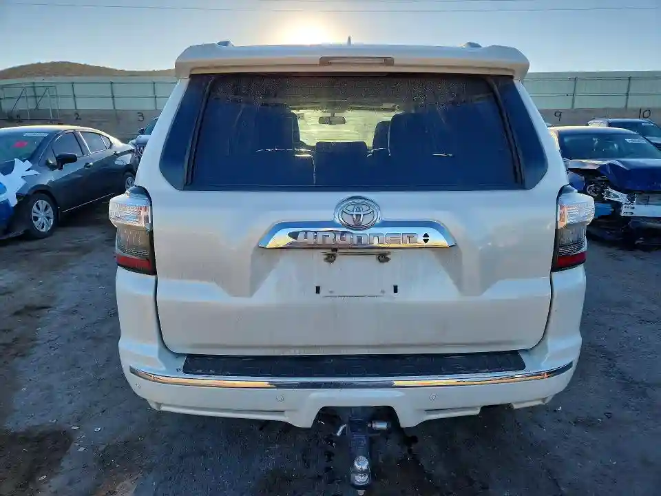 JTEZU5JR3J5173002 2018 TOYOTA 4RUNNER-5