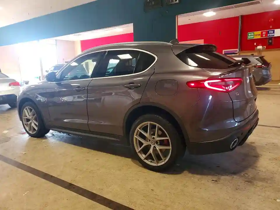 ZASFAKBN1J7C29380 2018 ALFA ROMEO STELVIO-1