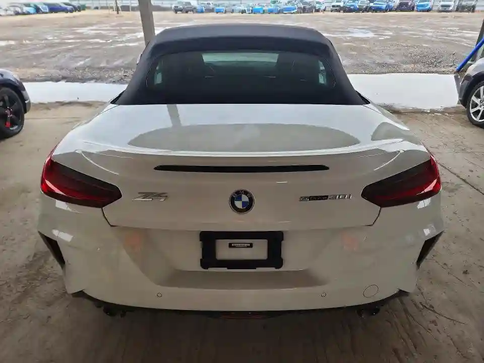 WBAHF3C02PWY15707 2023 BMW Z4-5