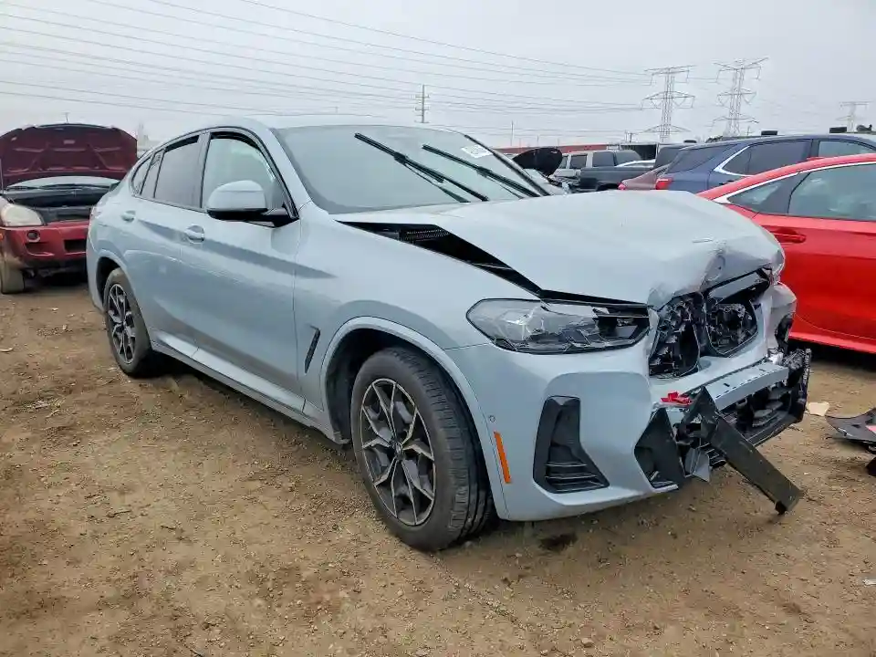 5UX33DT01R9T94638 2024 BMW X4-3
