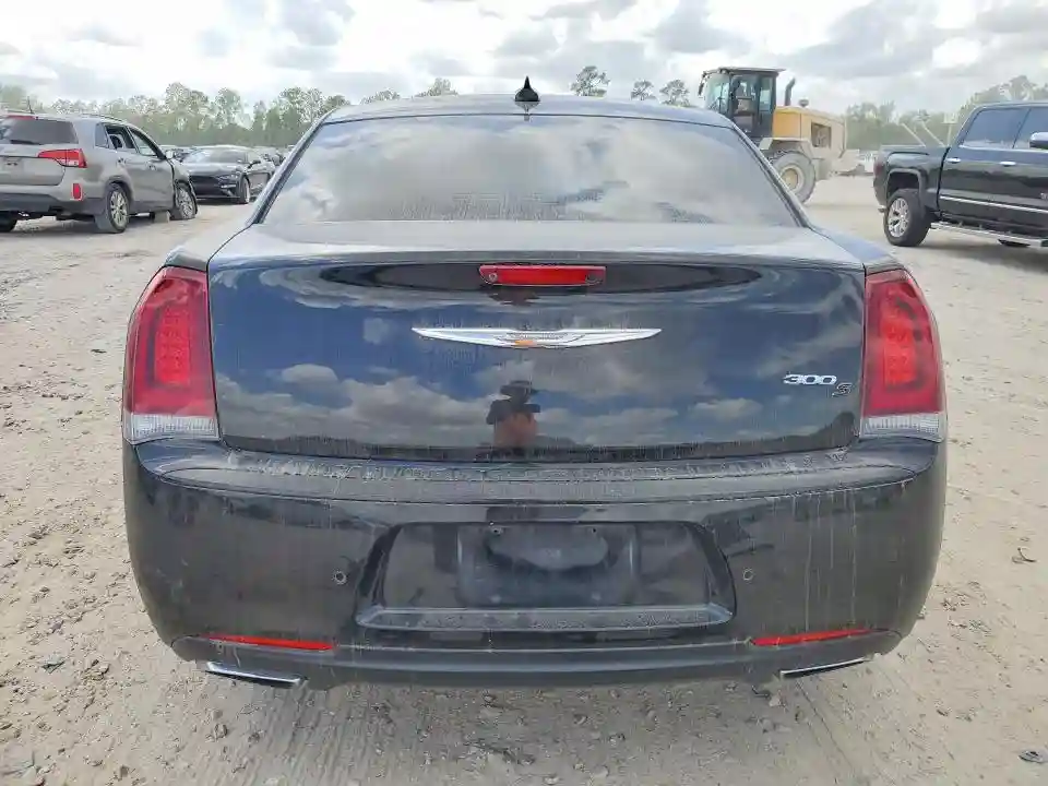 2C3CCABG6JH223911 2018 CHRYSLER 300-5