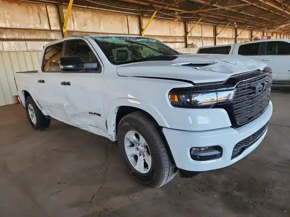 1C6SRFJP5SN766560 2025 RAM 1500-3