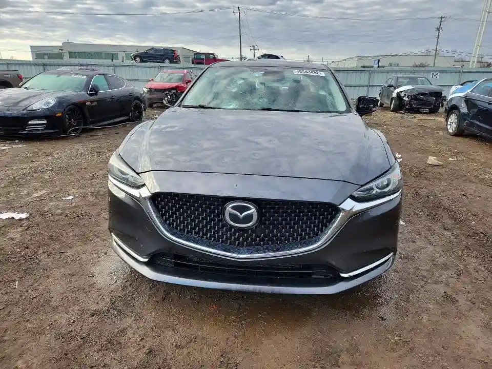 JM1GL1WYXJ1328661 2018 MAZDA 6-4