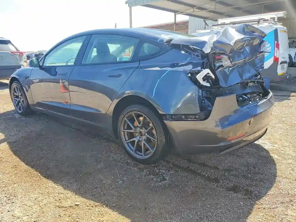 5YJ3E1EB8PF415738 2023 TESLA MODEL 3-1