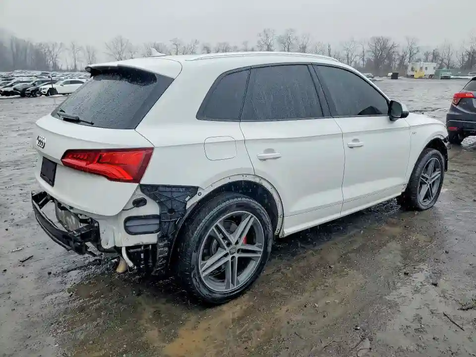 WA1A4AFY1J2202714 2018 AUDI SQ5-2