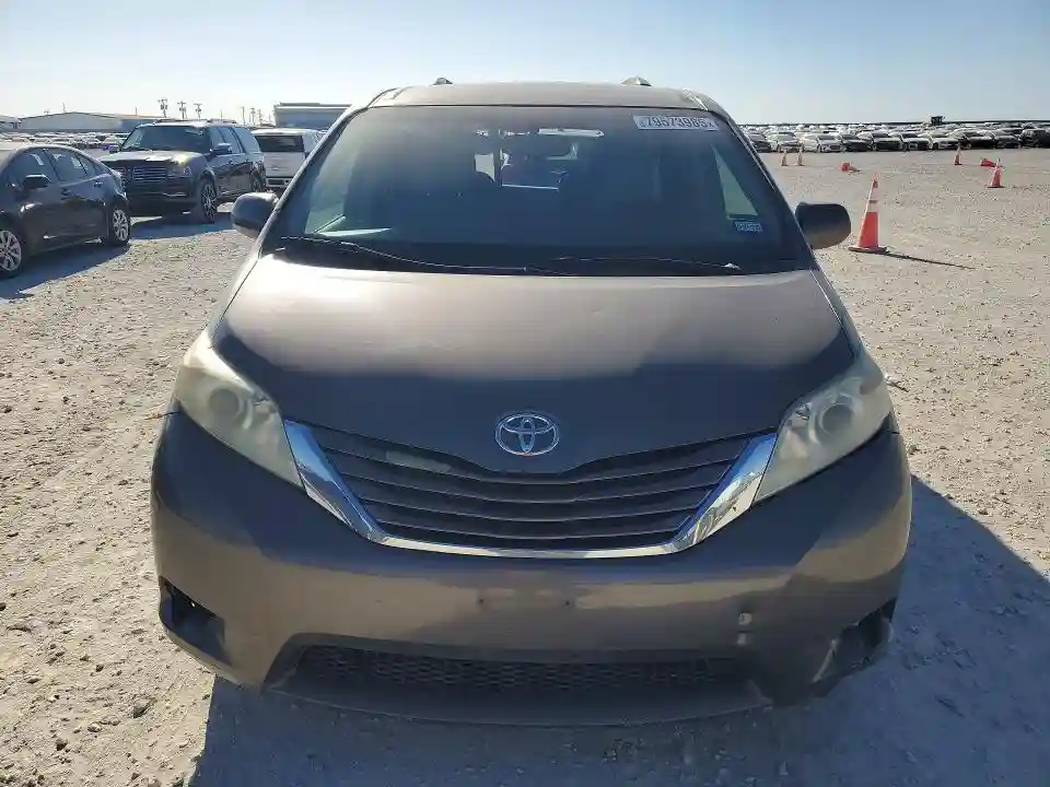 5TDKK3DC1FS588733 2015 TOYOTA SIENNA-4
