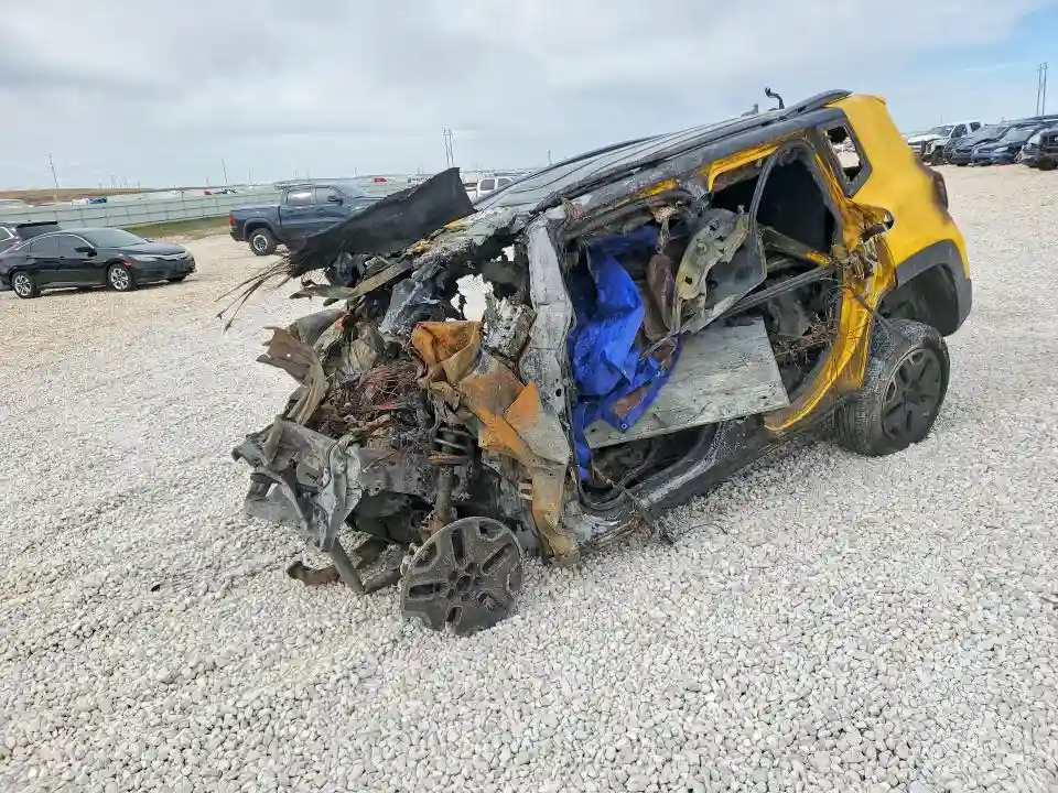 ZACCJBCT0FPB68160 2015 JEEP RENEGADE-0