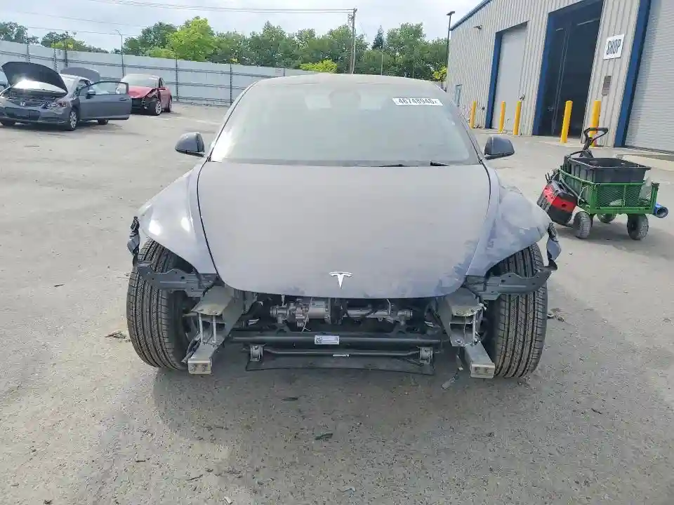 5YJ3E1EA3SF993097 2025 TESLA MODEL 3-4
