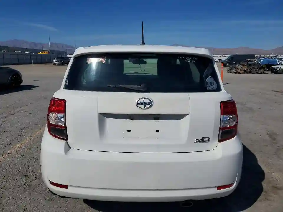JTKKU4B43C1017385 2012 SCION XD-5