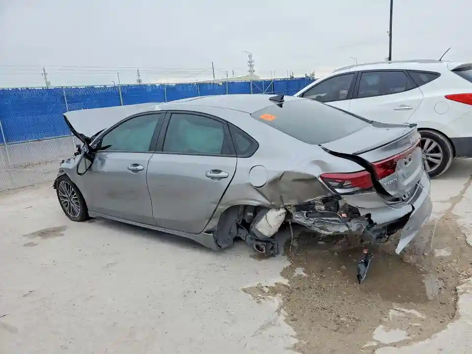 3KPF54AD3RE748427 2024 KIA FORTE GT-L-1
