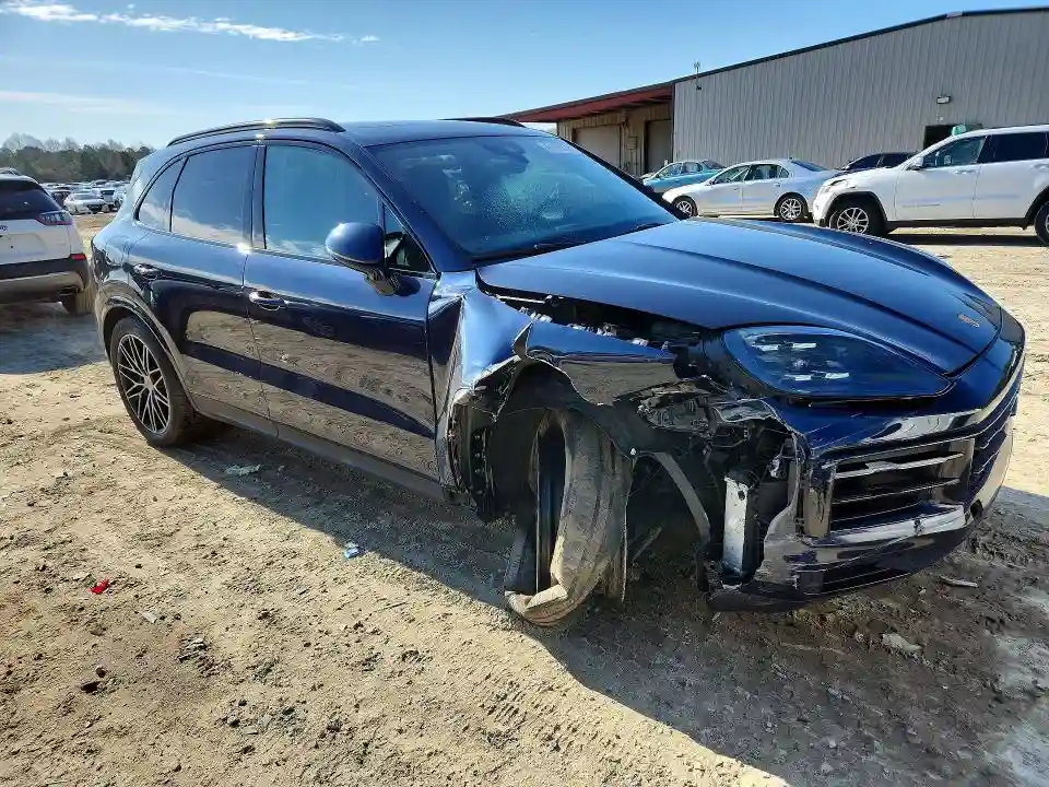 WP1AA2AY8RDA01631 2024 PORSCHE CAYENNE-3