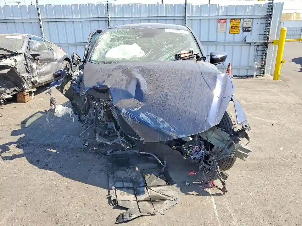 3MYDLBYV9JY324268 2018 TOYOTA YARIS-4