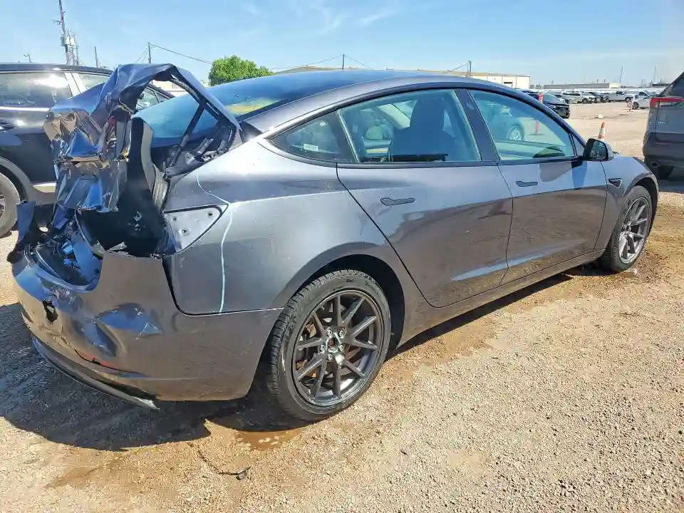 5YJ3E1EB8PF415738 2023 TESLA MODEL 3-2