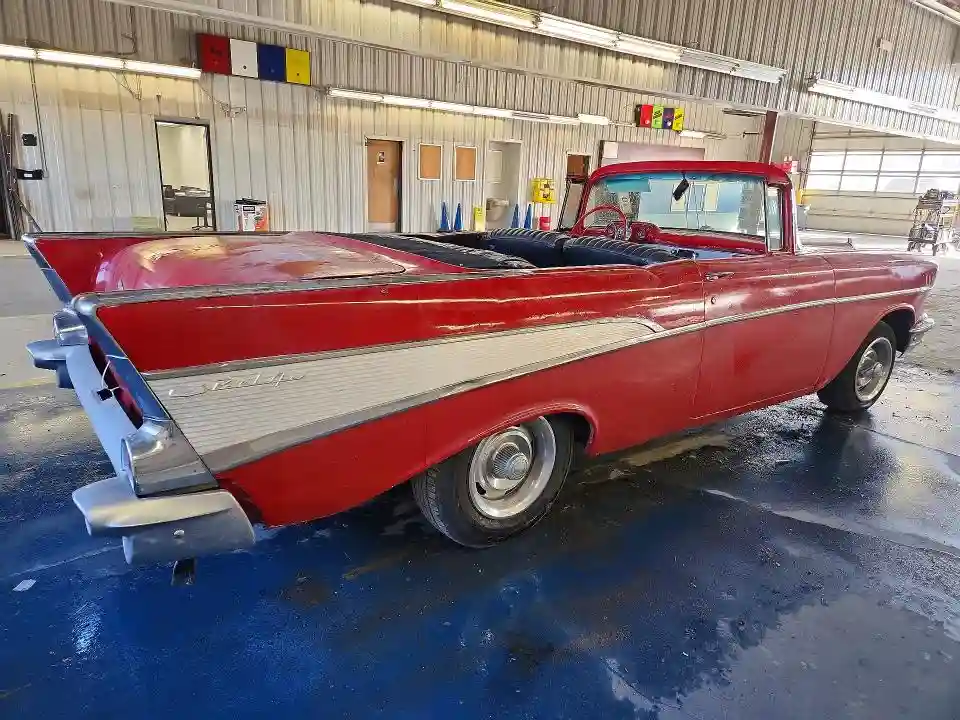VC57S224372 1957 CHEV B-SERIES-2