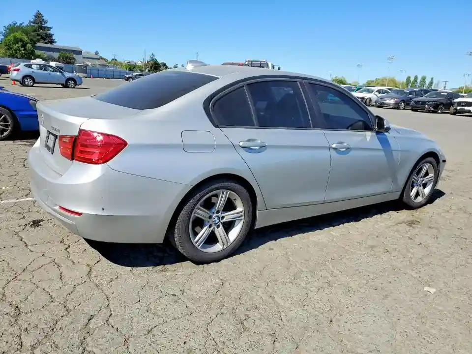 WBA3A5C5XDF359578 2013 BMW 3 SERIES-2
