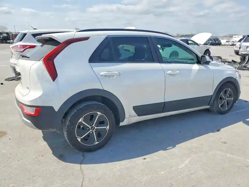 KNDCP3LE1R5147302 2024 KIA NIRO-2