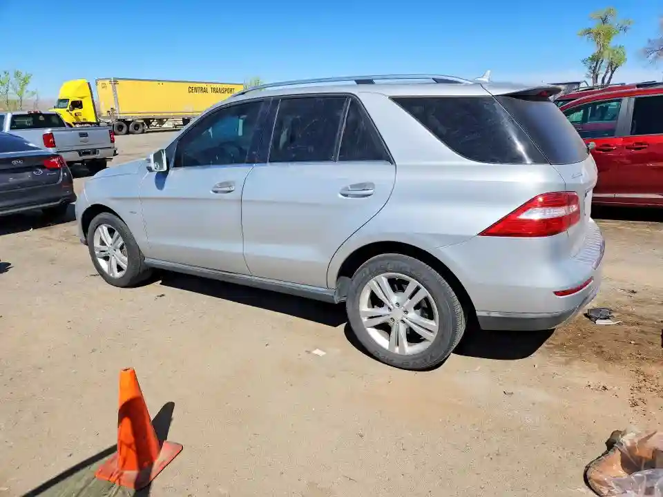 4JGDA5HB1CA036064 2012 MERCEDES-BENZ M-CLASS-1