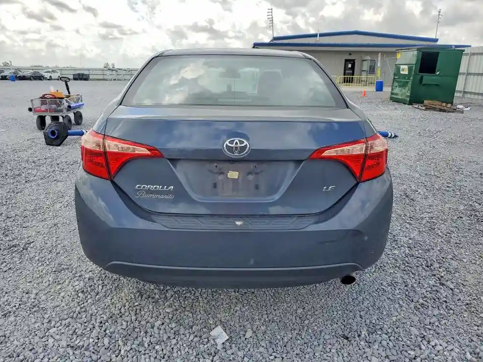 5YFBURHE1JP795939 2018 TOYOTA COROLLA-5