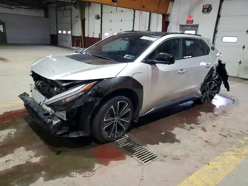 JTMABACA4PA039025 2023 TOYOTA BZ4X LIMIT-0
