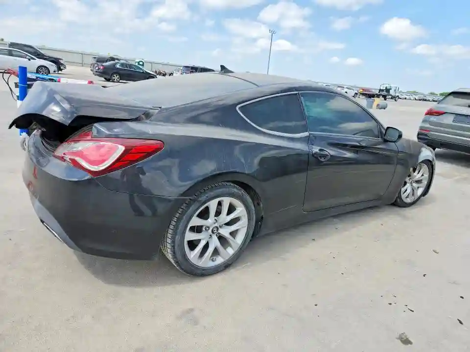 KMHHT6KD2DU102147 2013 HYUNDAI GENESIS-2