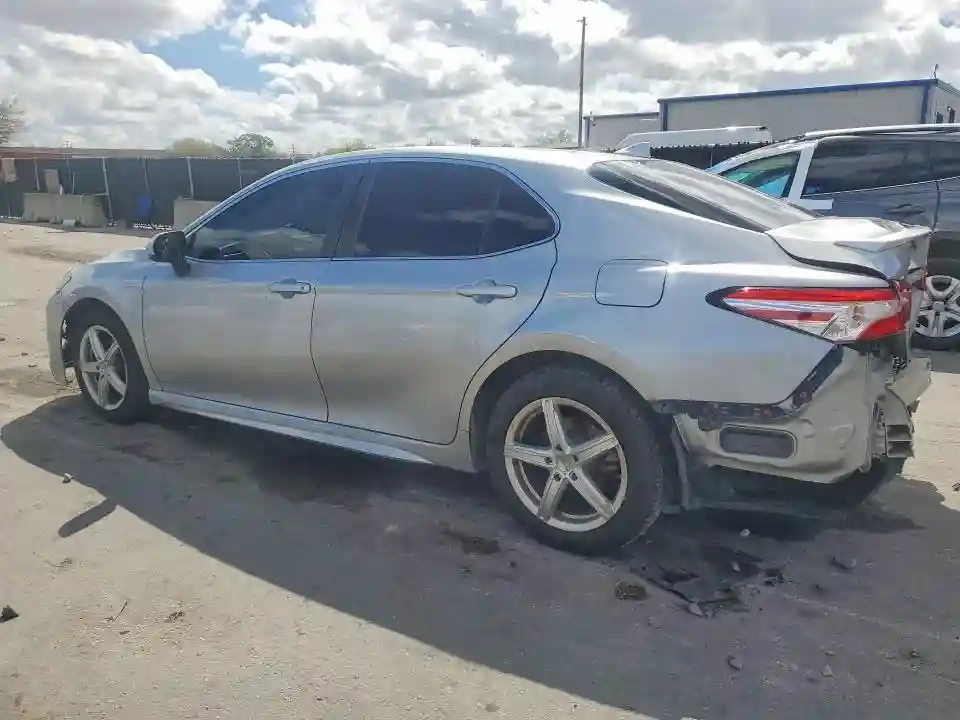 4T1G11AK6LU940796 2020 TOYOTA CAMRY-1