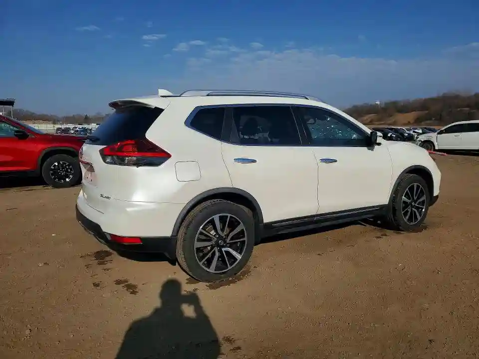 JN8AT2MV0JW308060 2018 NISSAN ROGUE-2