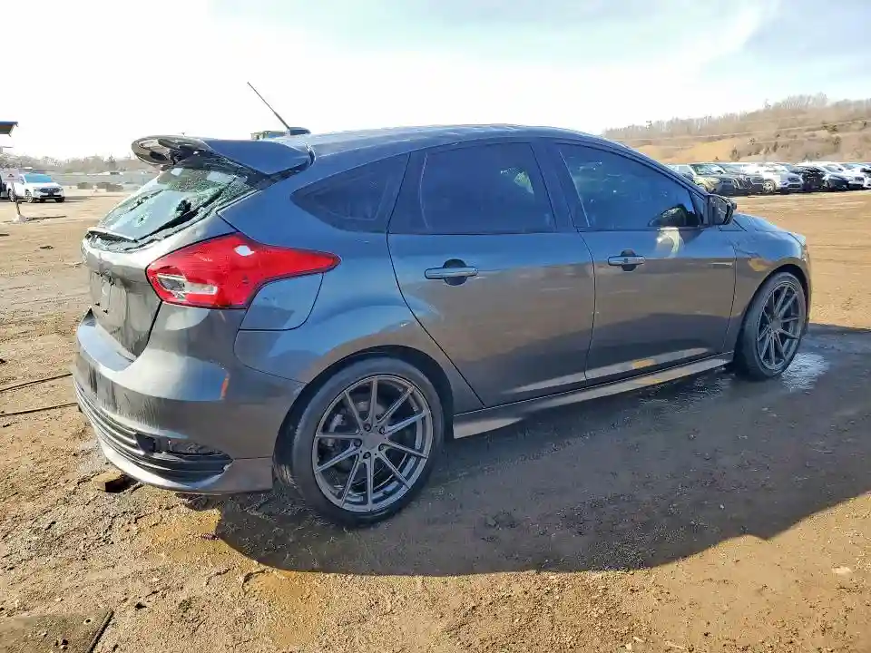 1FADP3L94JL320100 2018 FORD FOCUS-2