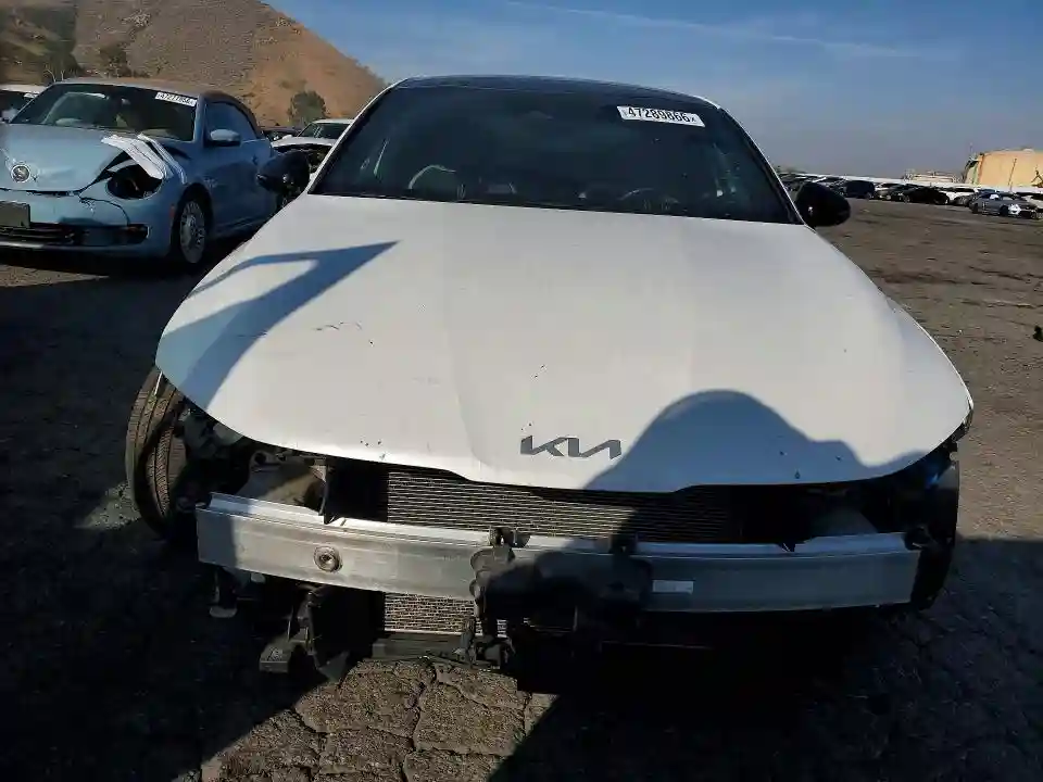 KNAG64J74S5307240 2025 KIA K5-4
