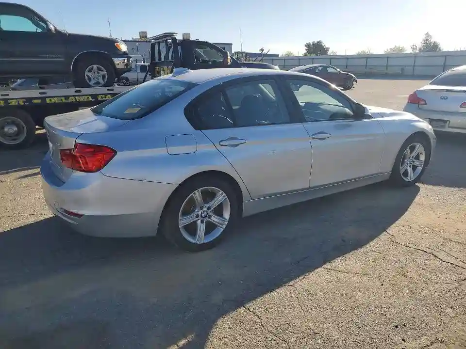 WBA3D3C51EK154557 2014 BMW 3 SERIES-2